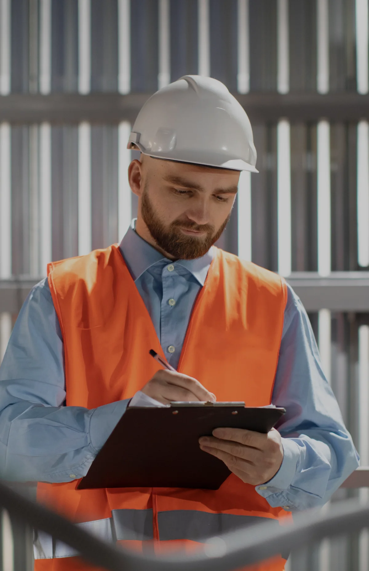 https://bsu-holding.de/wp-content/uploads/bsu-erd-strassen-tiefbau-mobile-1.webp